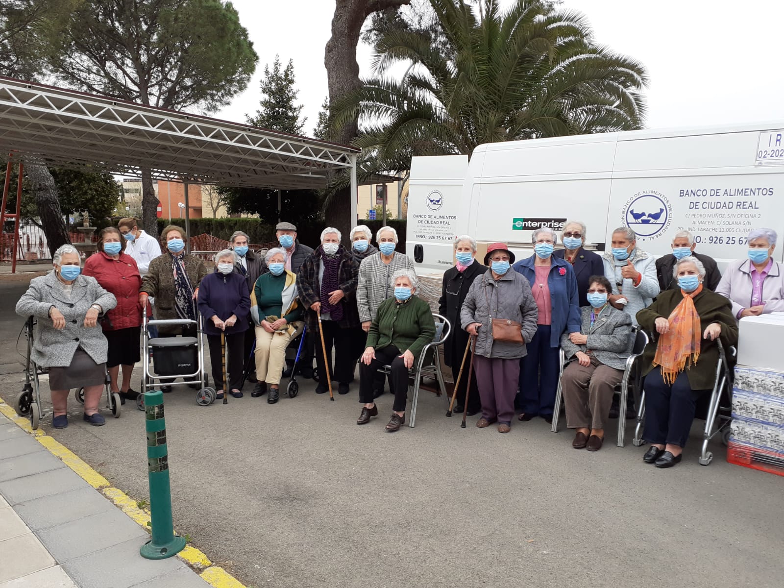 donación Ciudad de Matrimonios Ancianos residentes