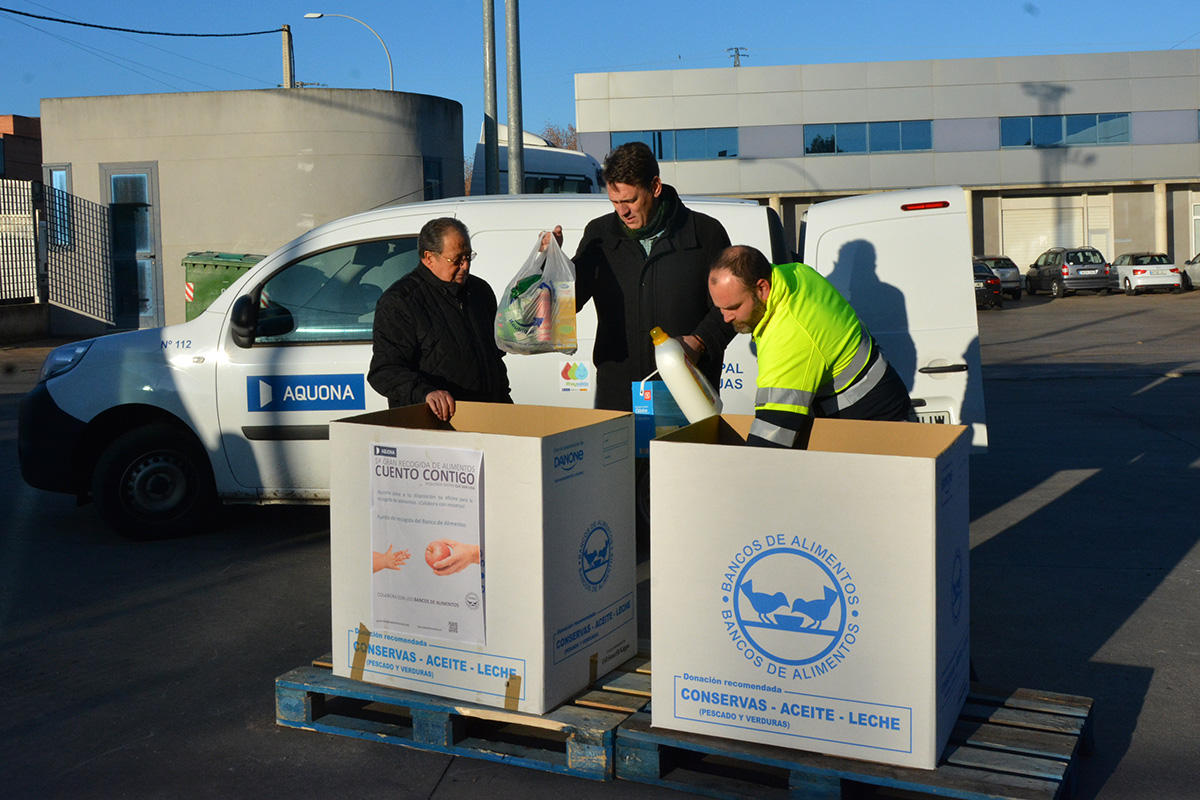 Donacion de Aquona al Banco de Alimentos